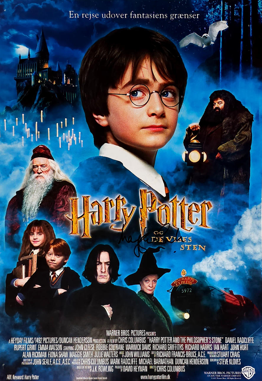 MAGGIE SMITH (HARRY POTTER) AUTOGRAPH ON POSTER.