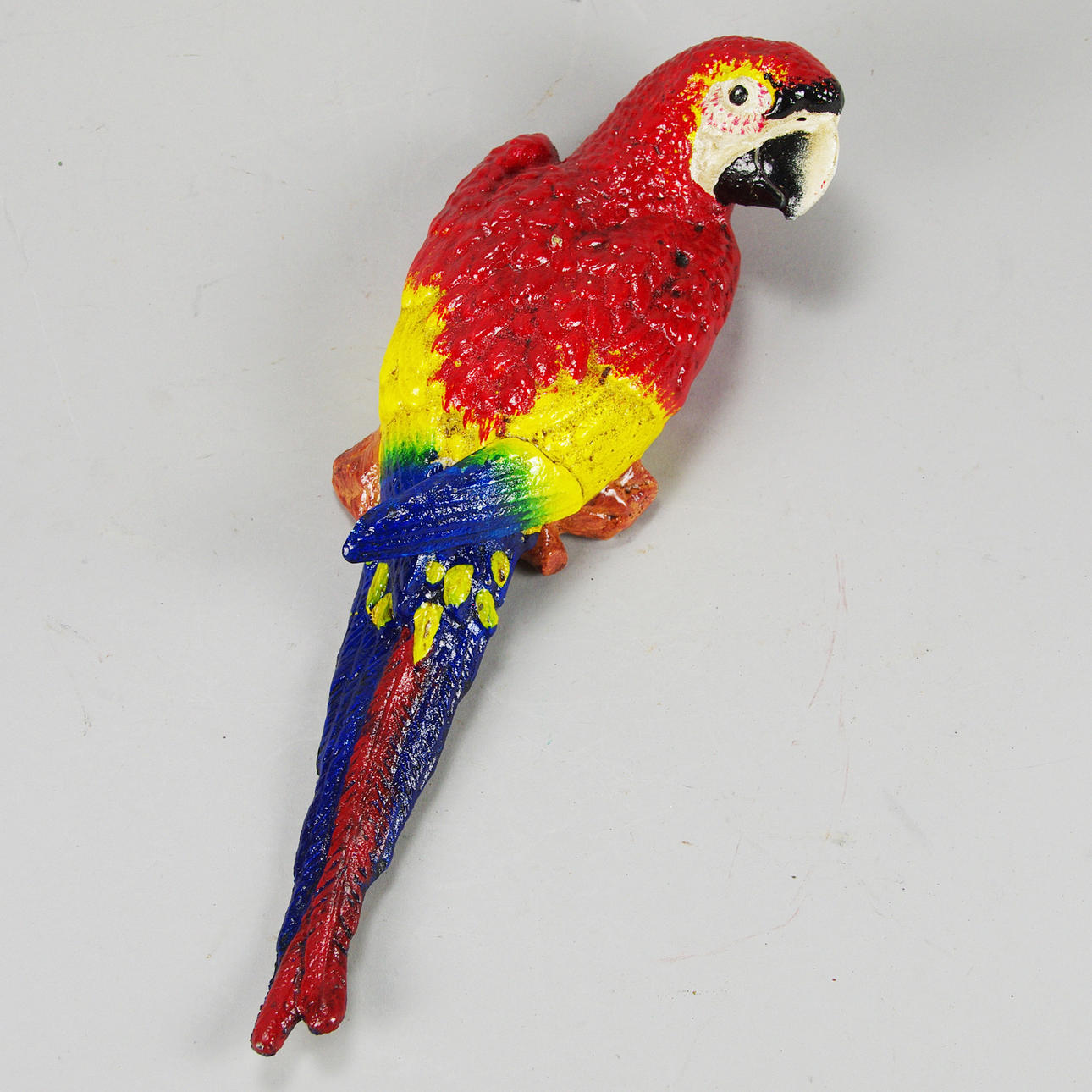 VÄGGFIGURIN, papegoja, målad gjutjärn.