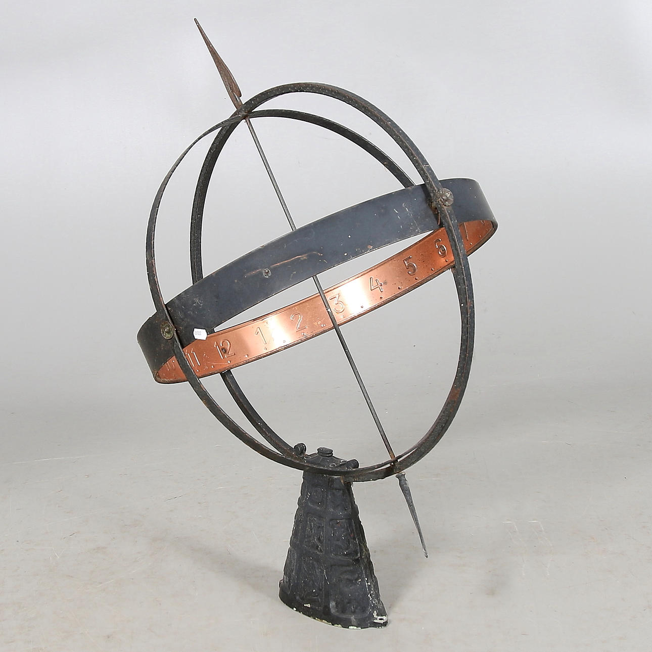 SOLUR, svärtad metall och koppar, 1900-tal.