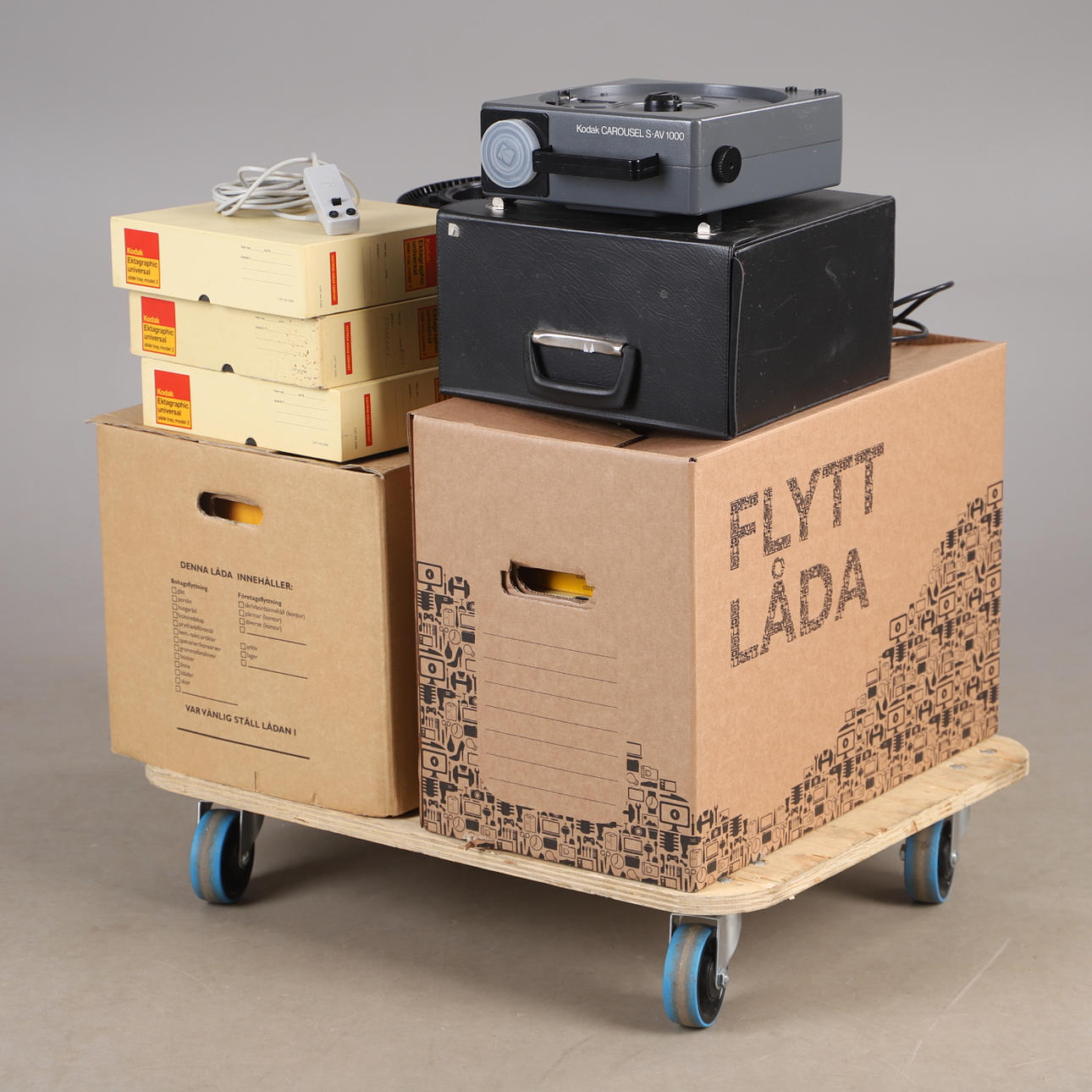 SLIDE PROJECTOR with magazine, Kodak Carousel S-AV 1000.