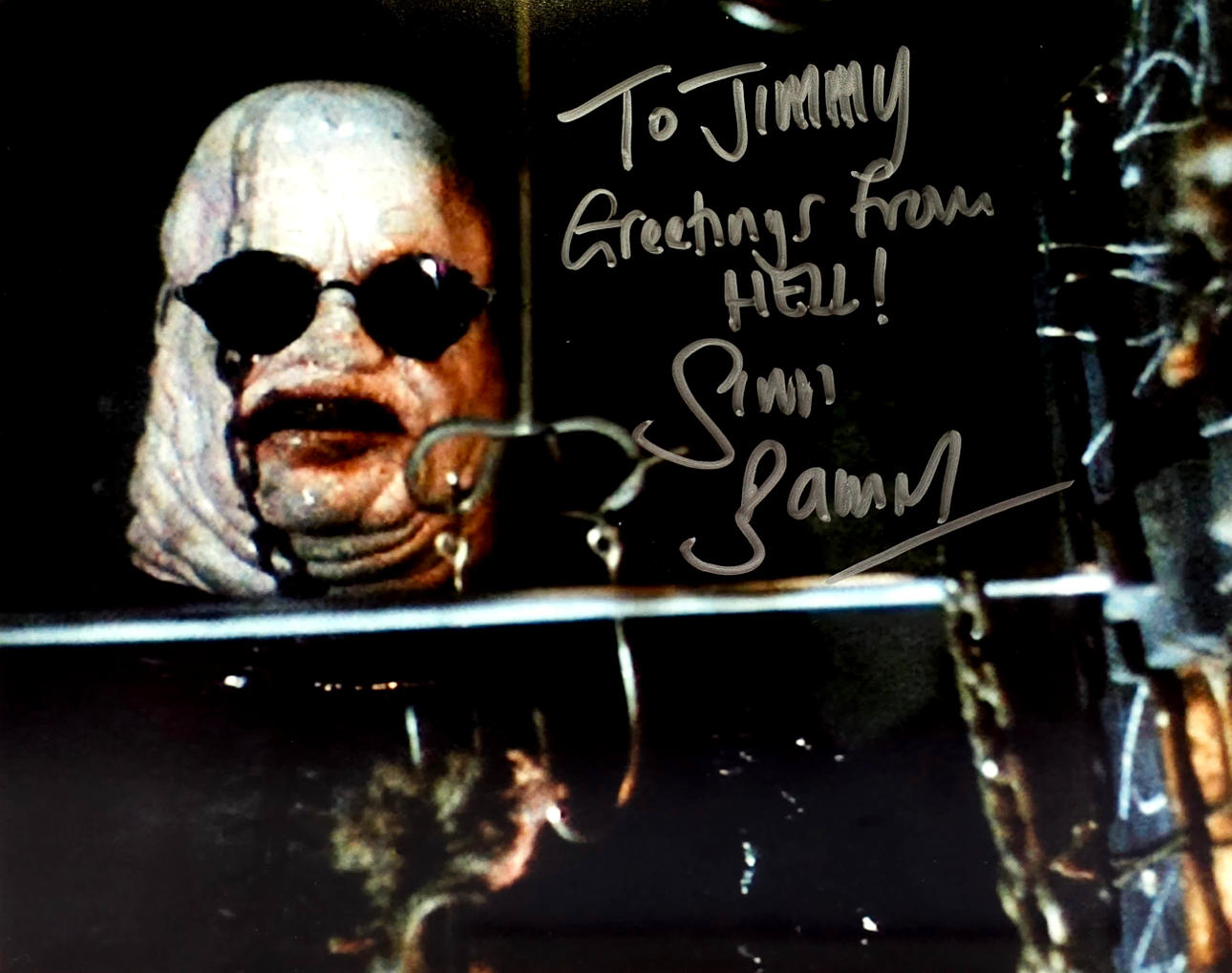 SIMON BAMFORD (HELLRAISER). EIGENHÄNDIGES AUTOGRAMM ZUR FOTOGRAFIE.