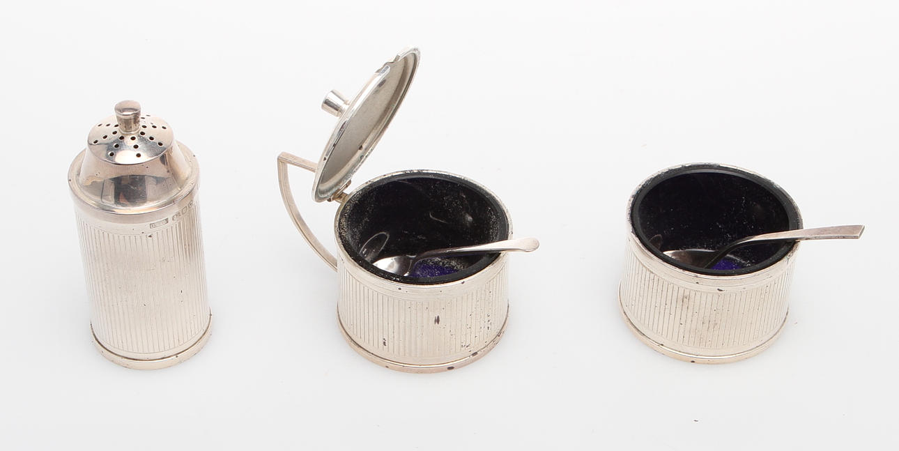 SILVER. 3 delar, Engelsk silver.