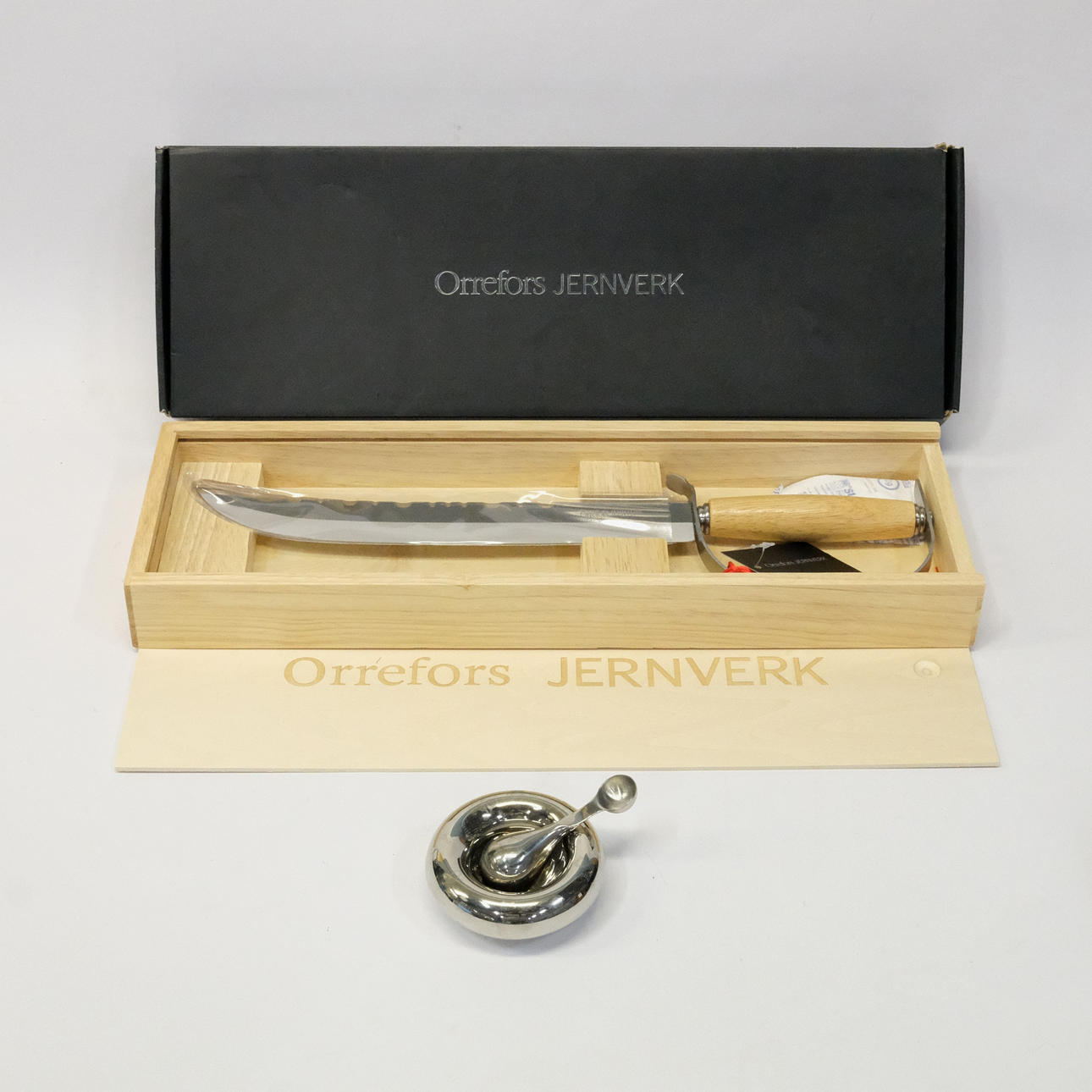 ORREFORS JERNVÆRK, CHAMPAGNESABLER OG MØRTELSÆT.