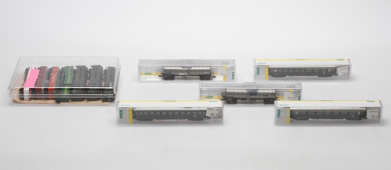 TÅGBANEDELAR, vagnar, 12 st, Minitrix.