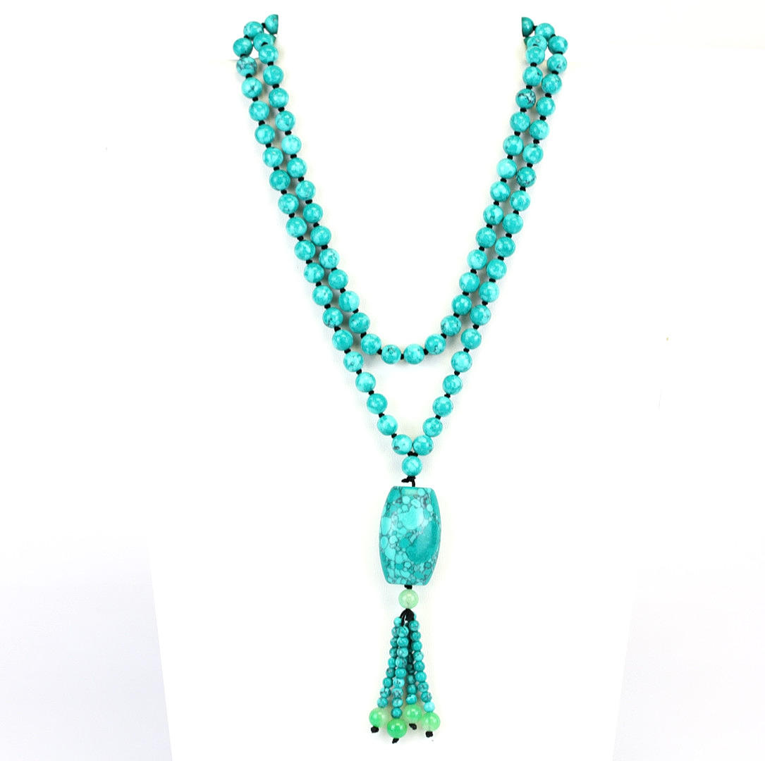 TURQUOISE AND JADE NECKLACE.