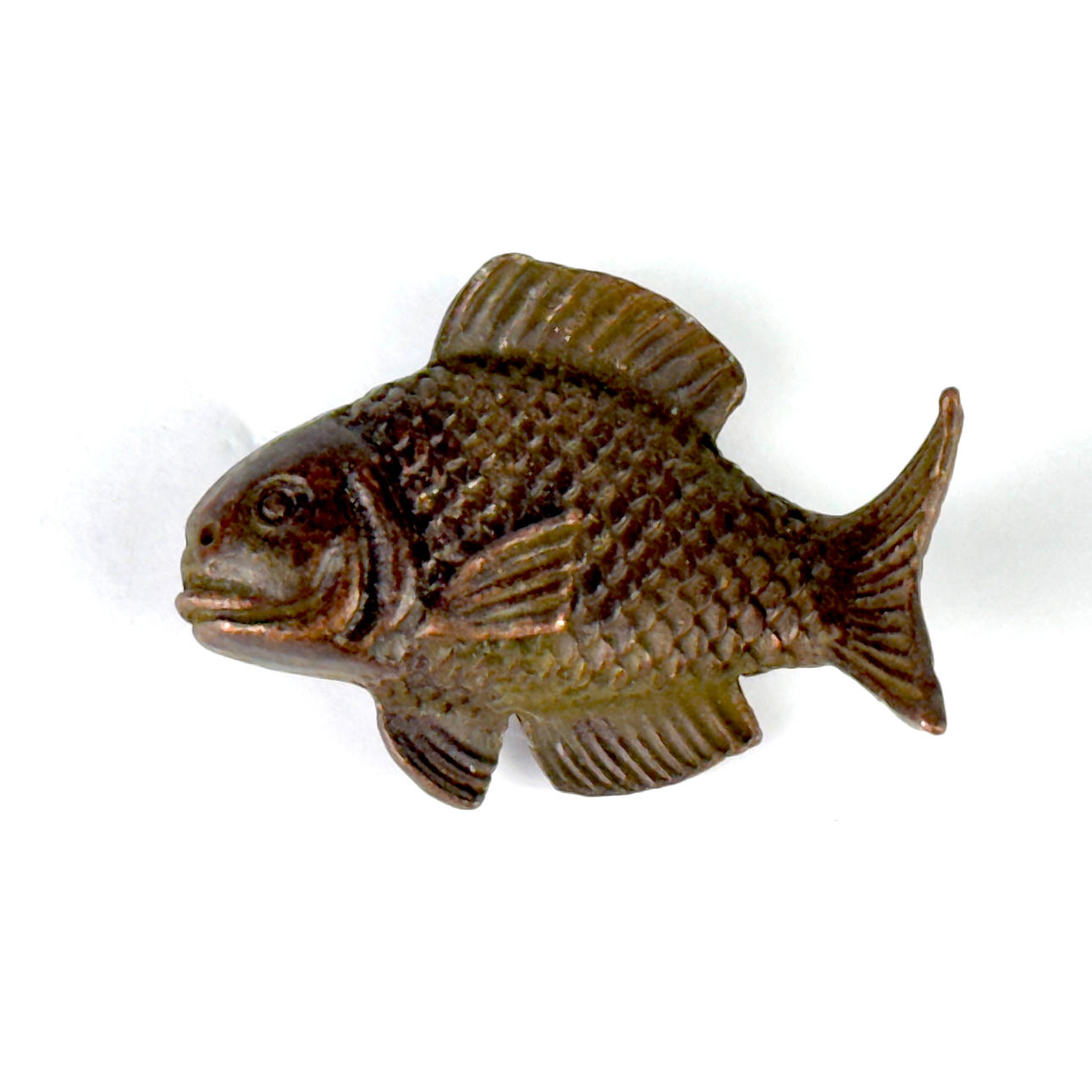 LITEN BRONS FISKFIGUR.