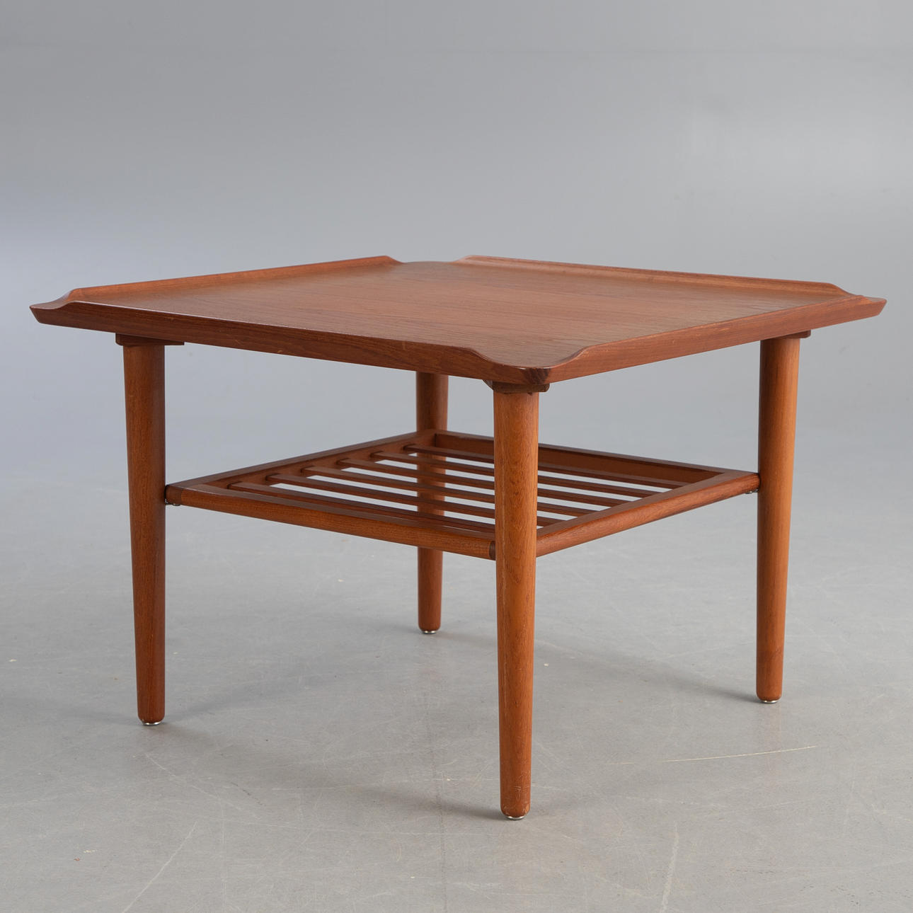 SØREN HOLGER GEORG JENSEN. Cube, sofabord.