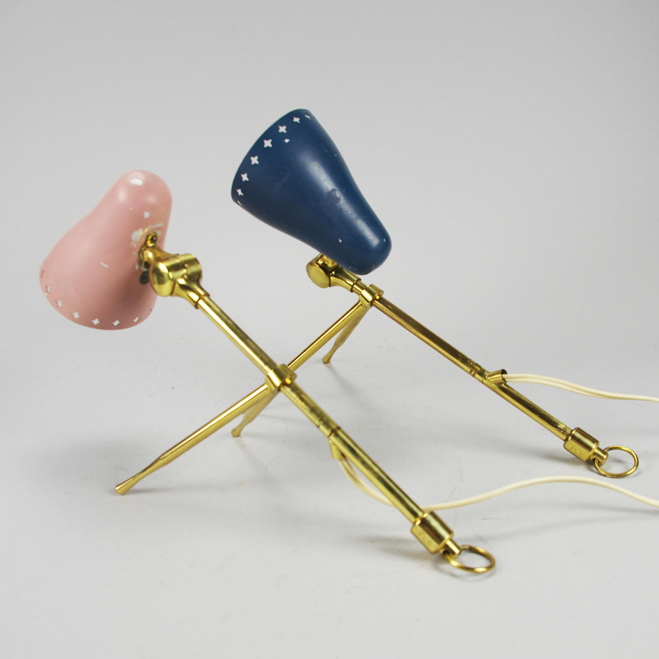 BORDSLAMPOR/VÄGGLAMPOR, 1 par, 1900-talets mitt.