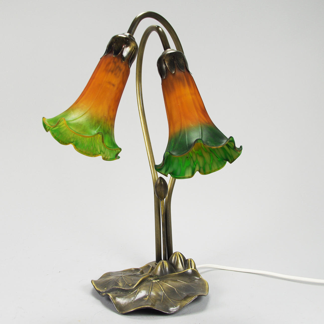 BORDSLAMPA, glas/metall, jugendstil, sent 1900-tal.