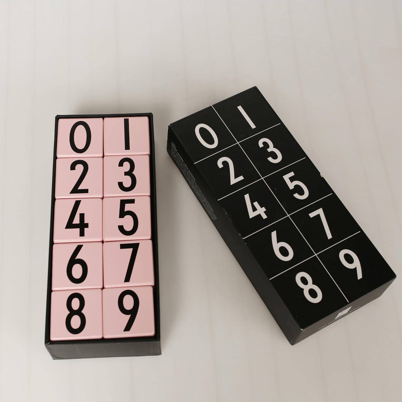 DESIGN LETTERS Würfel, Arne Jacobsen.