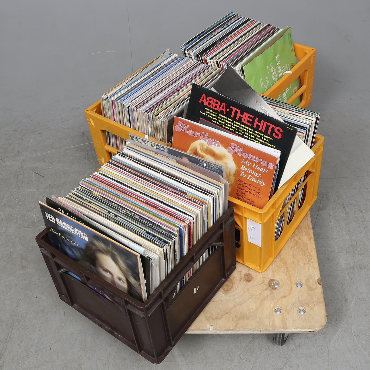 LP SKIVOR, bland annat rock, country, pop.