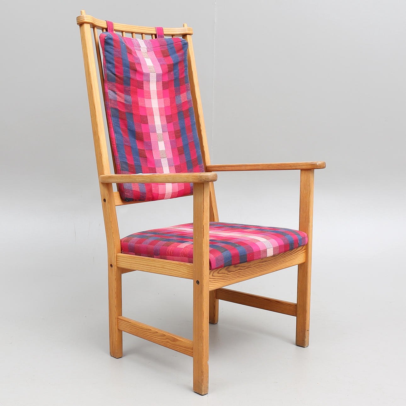 YNGVE EKSTRÖM. KARMSTOL, "Furubo", hög rygg, Swedese.