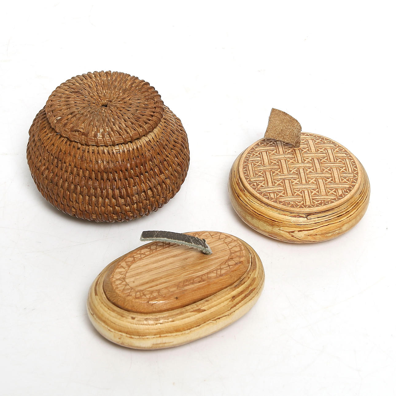 ROTKORG samt DOSOR, karvsnitt, 3 delar, samearbete, 18/1900-tal.