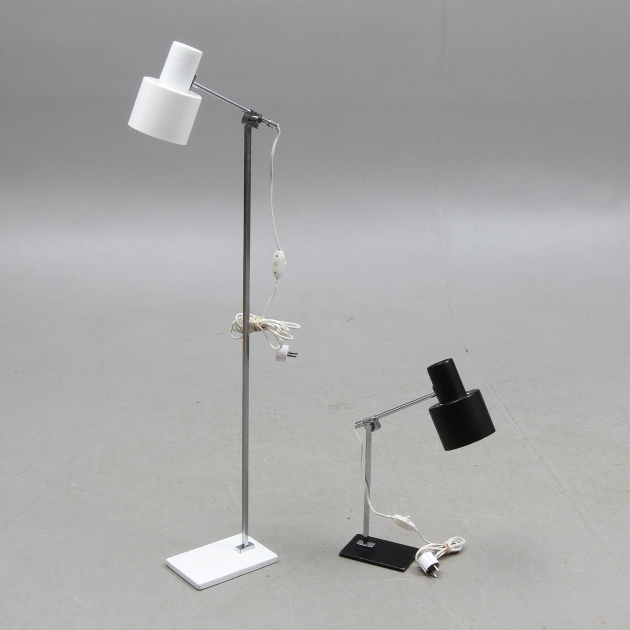 GOLV- samt BORDSLAMPA, märkta G.K, 1960-tal.