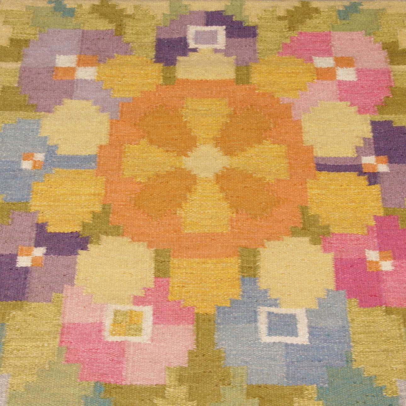 MATTA/VÄGGBONAD, Rölakan, "Blomma", Ingegerd Silow, signeras IS, 1900-talets andra hälft.