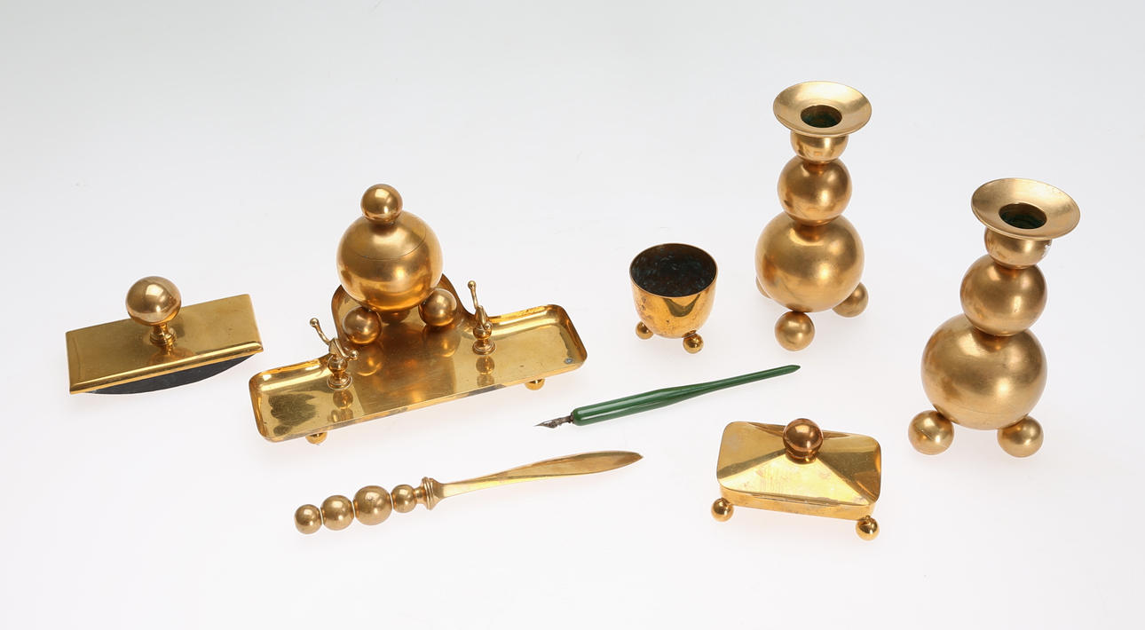 SKRIVSET, 7 delar, mässing, Gusum, 1900-tal.