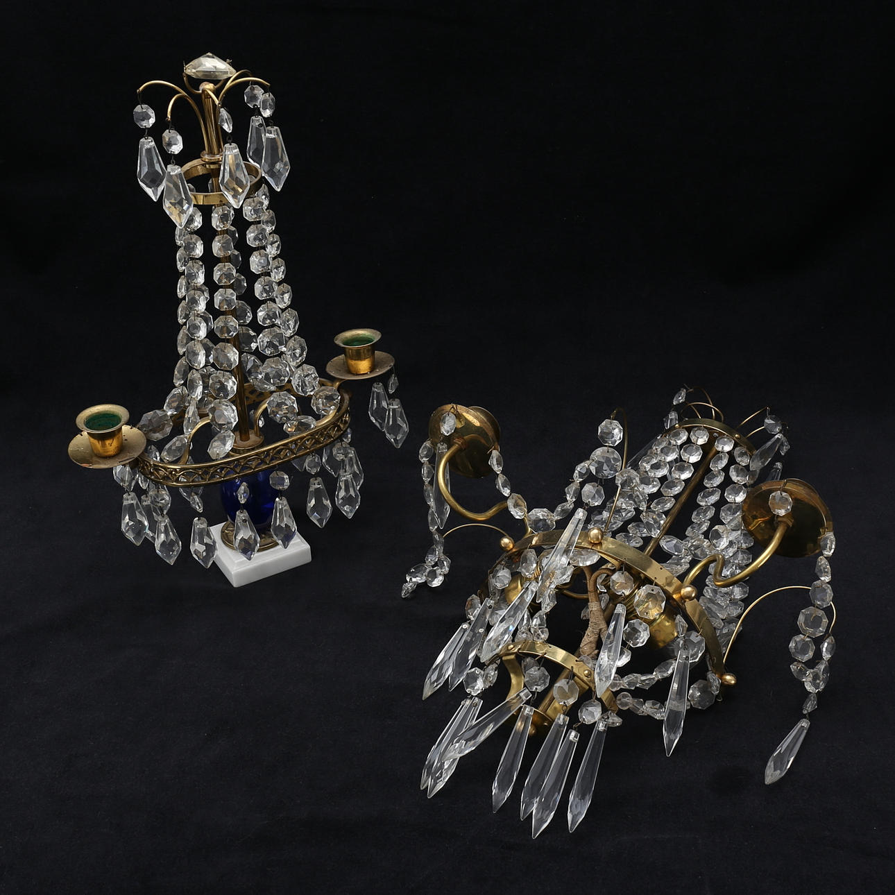 BORDSLYSTER samt APPLIQUE, metall och glas, 1900-tal.