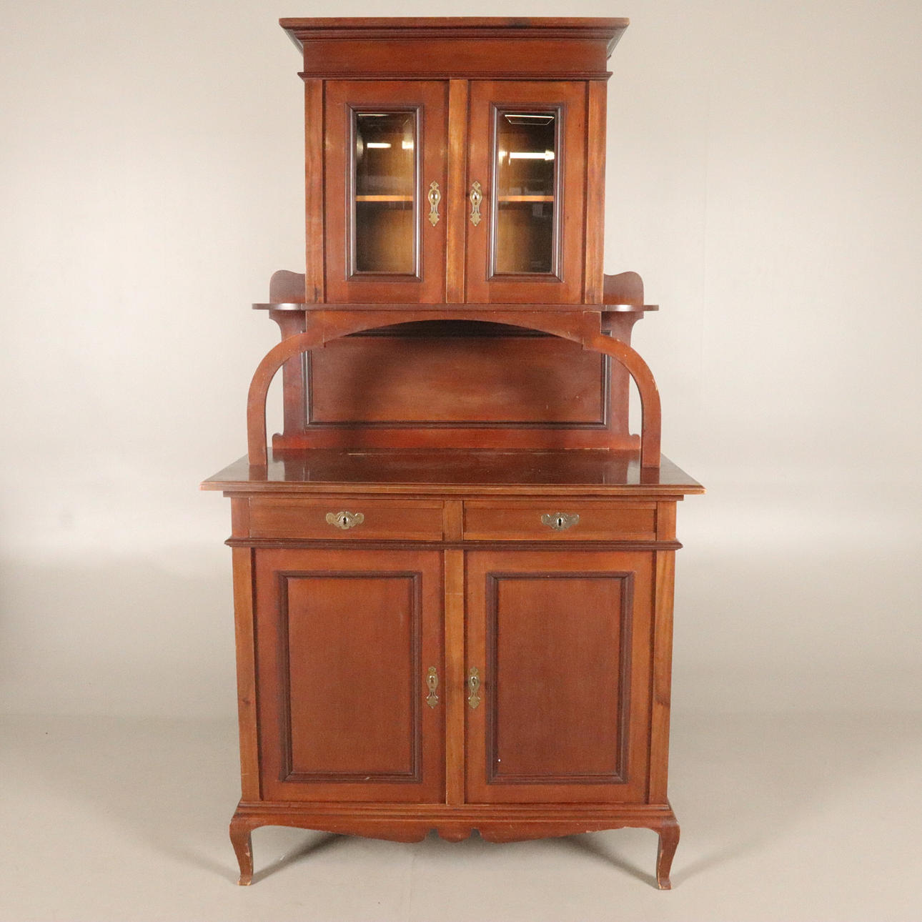 SKÅP / BUFFÉ med vitrinöverdel.