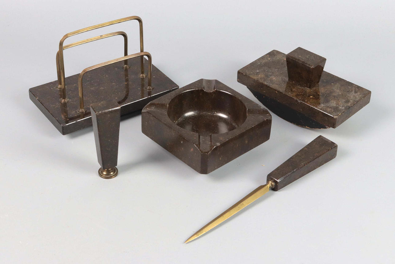 ART DECO SERPENTIN SKRIVBORDSSATS.