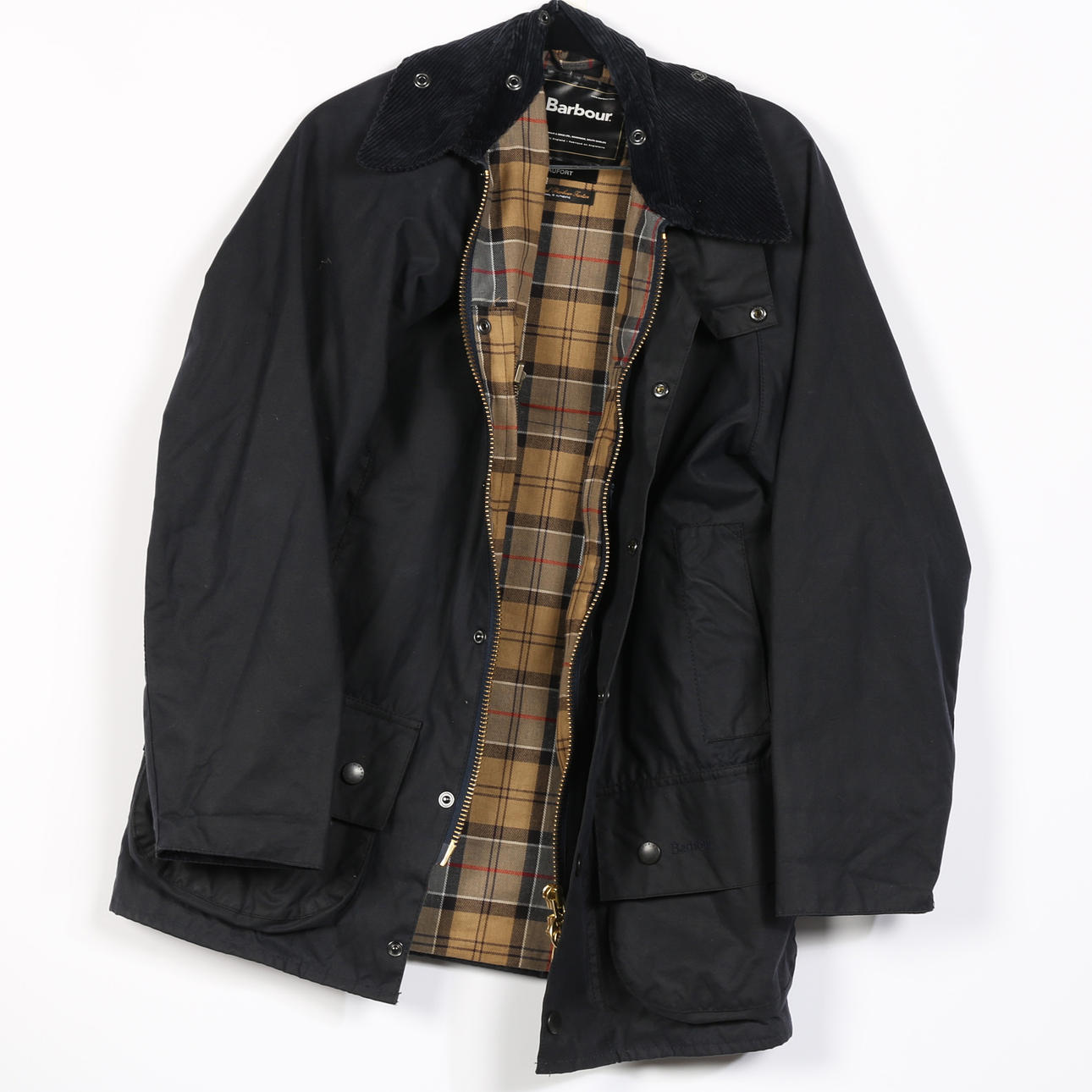 EN BARBOUR BEAUFORT VAXJACKA DAM.