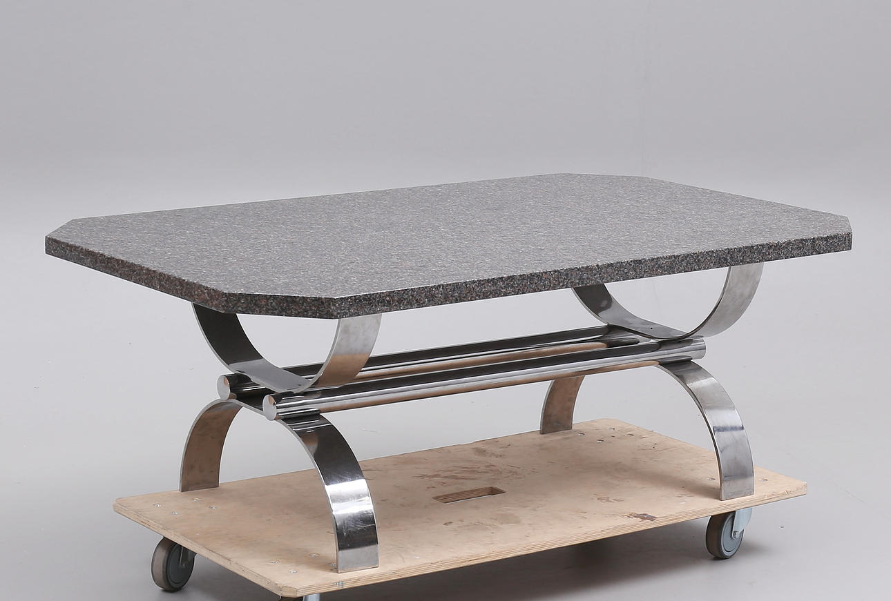 SOFFBORD, granitskiva på metallunderrede.
