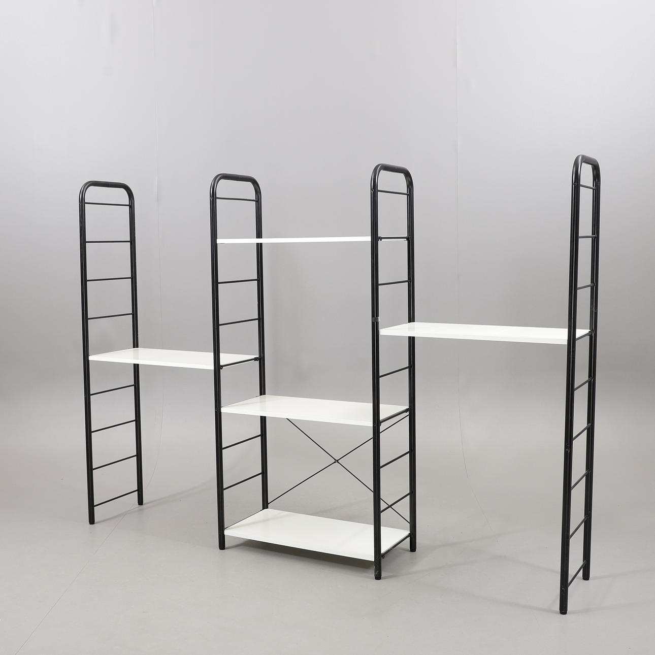 RUTGER ANDERSSON. Ein Ikea-Regalsystem „Niklas“ aus den 1980er Jahren.