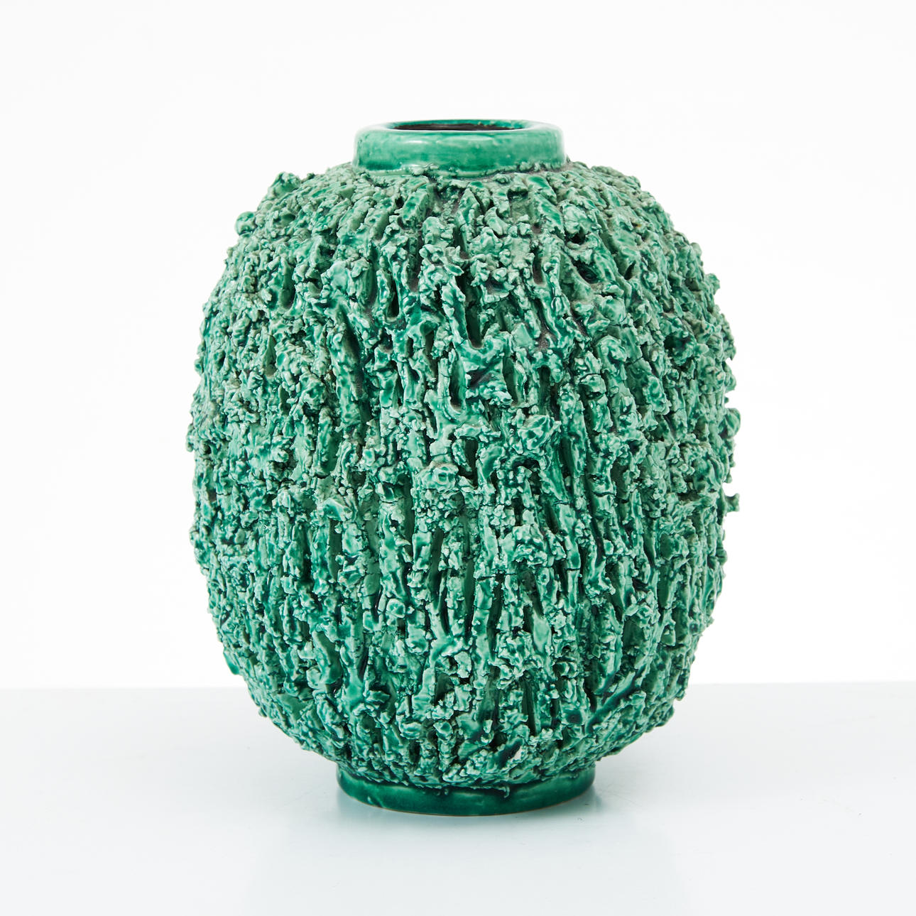 GUNNAR NYLUND. A vase, “Chamotte”, Rörstrand.