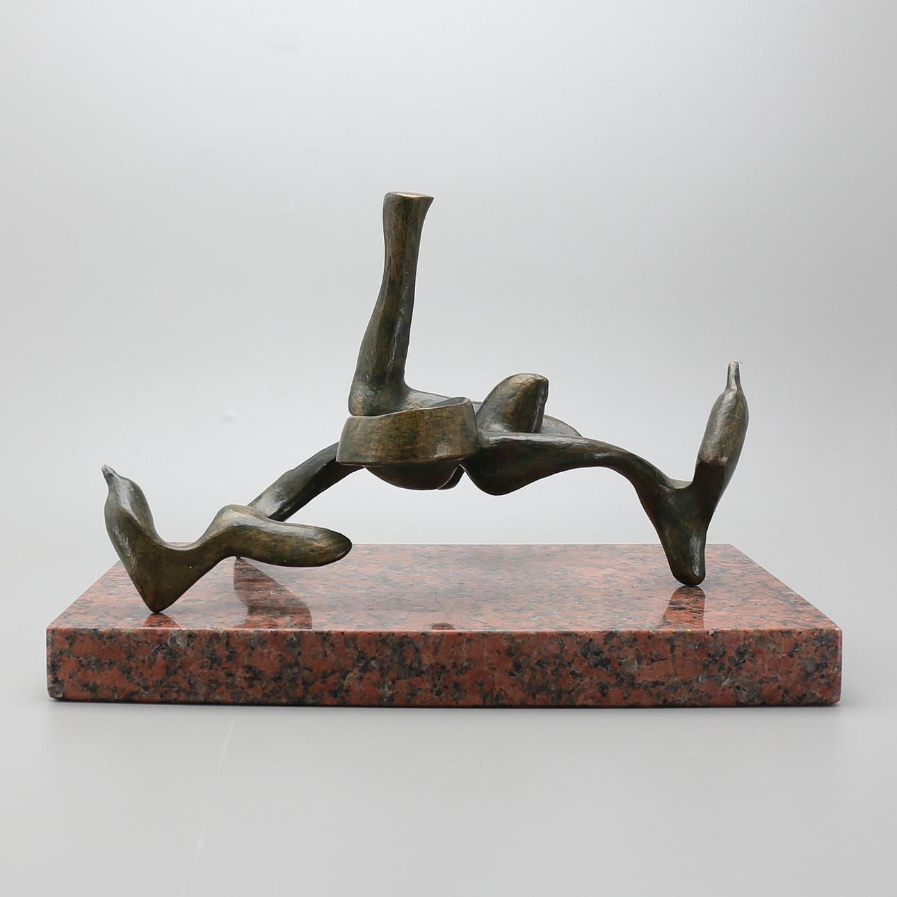 ARVID KÄLLSTRÖM. Skulptur. Metall på granitsockel, signerad.