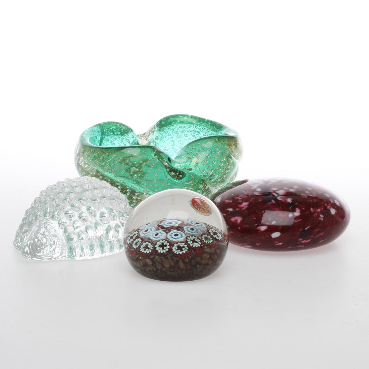 BREVPRESSAR samt SKÅL, glas, bl a i millefiori från murano.