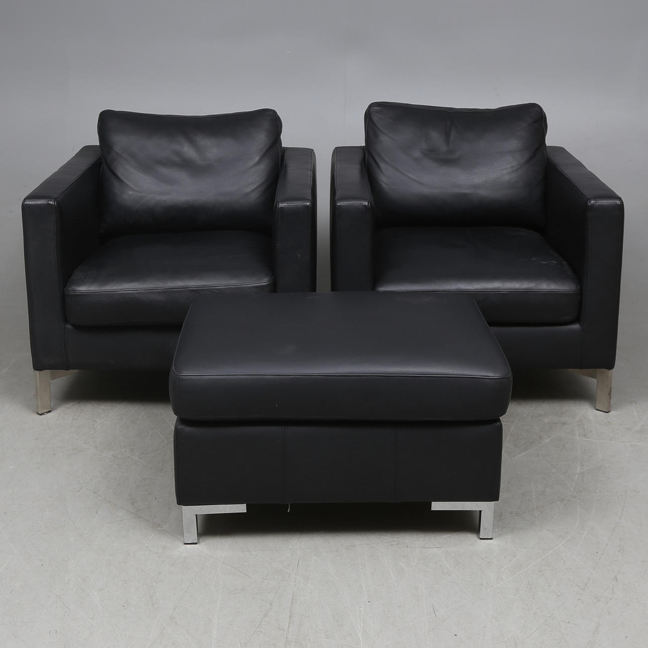 FÅTÖLJER, ett par och FOTPALL, 2000-tal.