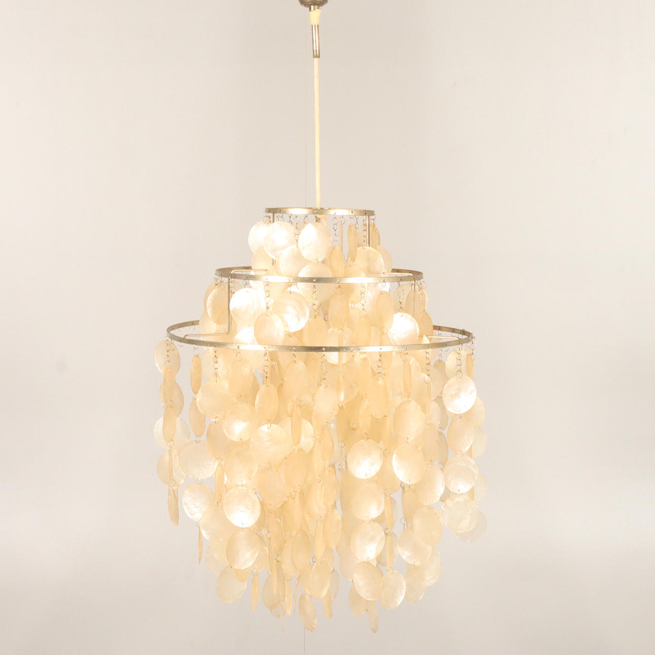 TAKLAMPA "snäckskalslampa".