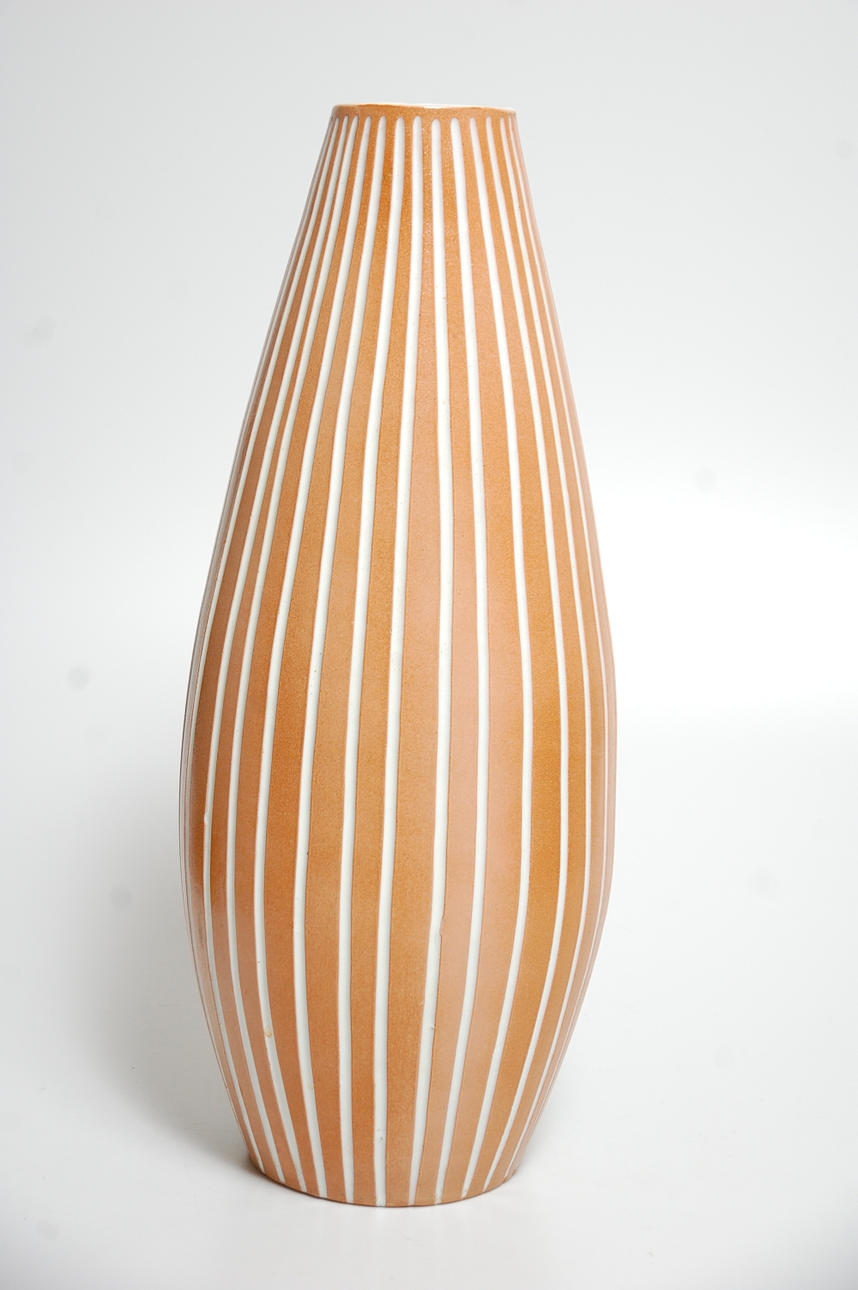 INGRID ATTERBERG. Golvvas " Inca " Upsala- Ekeby, tillverkades mellan 1947-48.