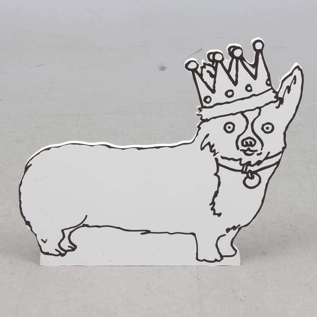 GOLVFIGUR i form av hund, foamboard på ställ, 2000-tal.