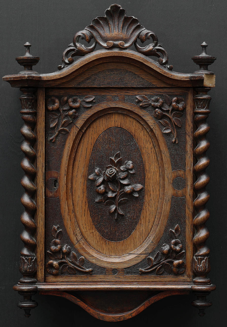 SAMLARSKÅP FÖR FICKUR, ek, 1900-talets första hälft.