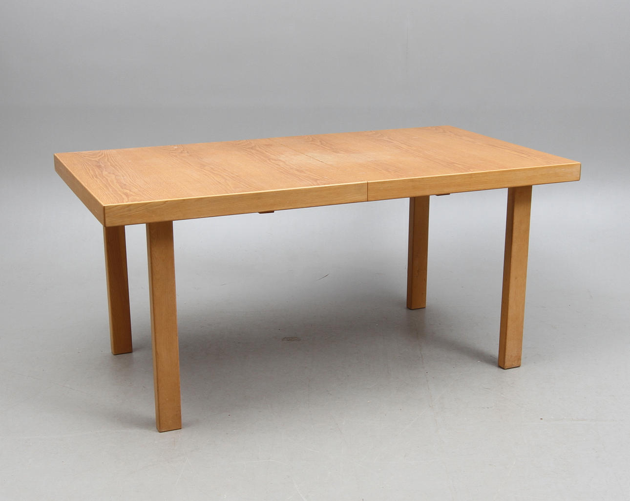 MATBORD, enligt uppgift inköpt på Gösta Westerberg, 1900-tal.