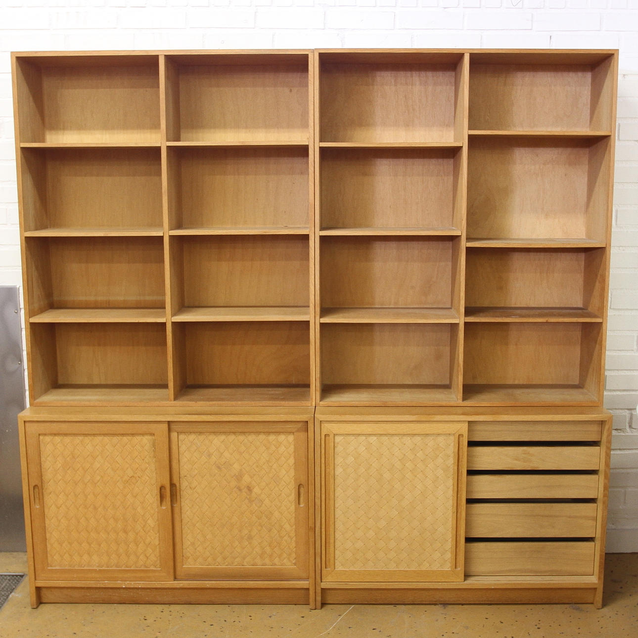 BOKHYLLOR, 2 st, enligt uppgift Evy Westerberg, 1900-tal.