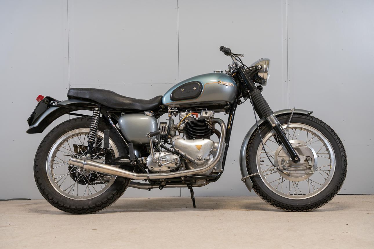TRIUMPH, modelo T110, 1954, Inglaterra.