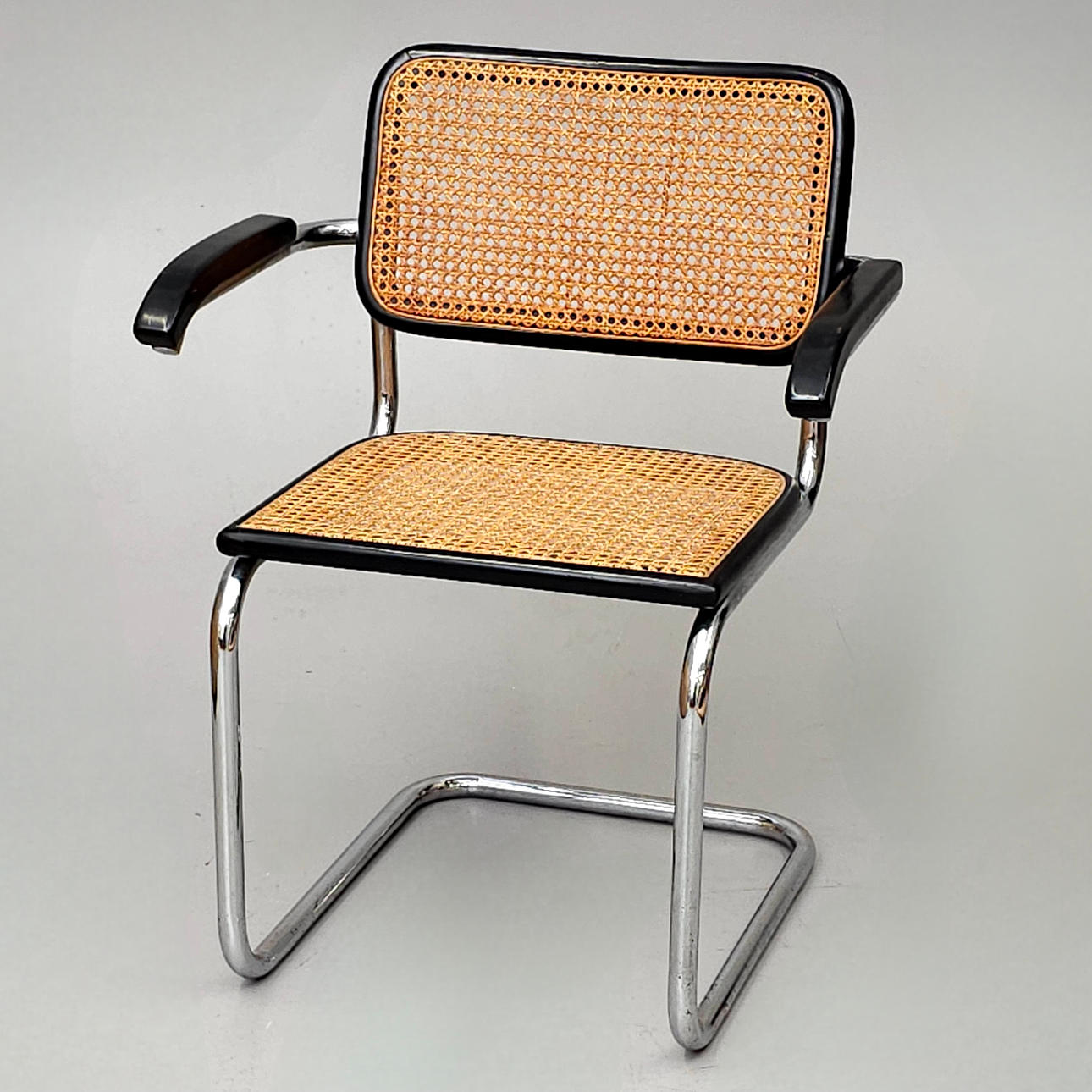 FORKROMET MESH- OG TRÆSTOL, 1960'ERNE.