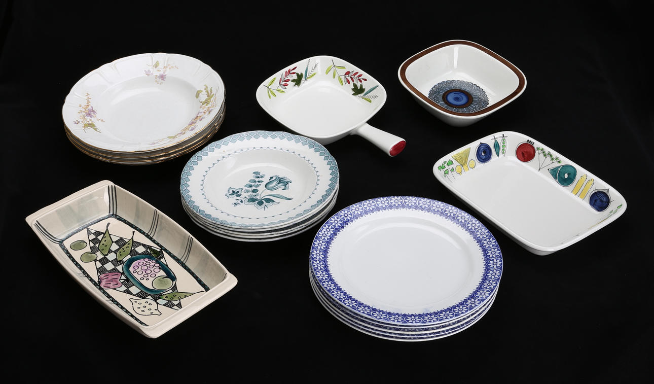 SERVISDELAR, 18 delar, keramik, Rörstrand samt Gustavsberg, 1900-tal.