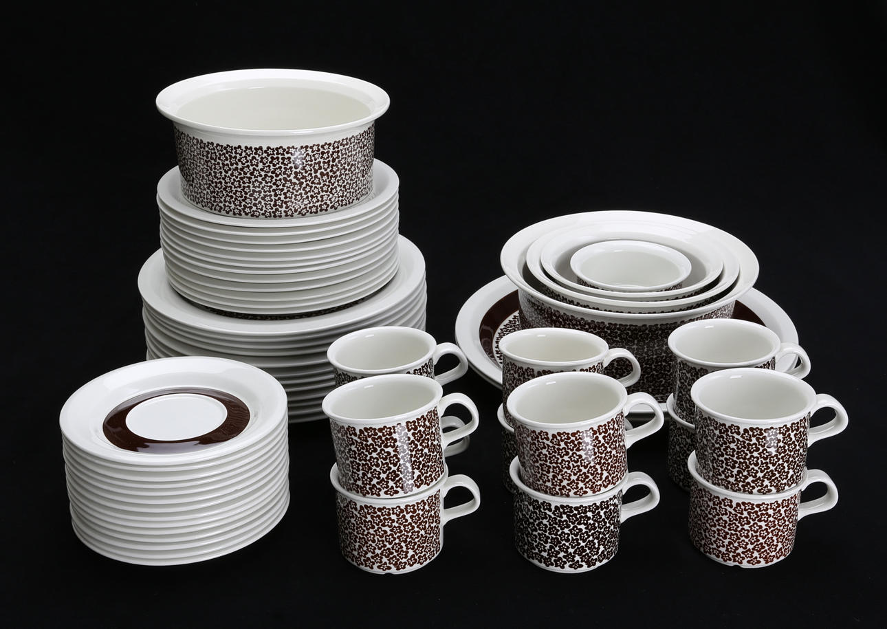 KAFFE- samt MATSERVIS, 57 delar, "Faenza", Arabia, Finland, 1960/70-tal.