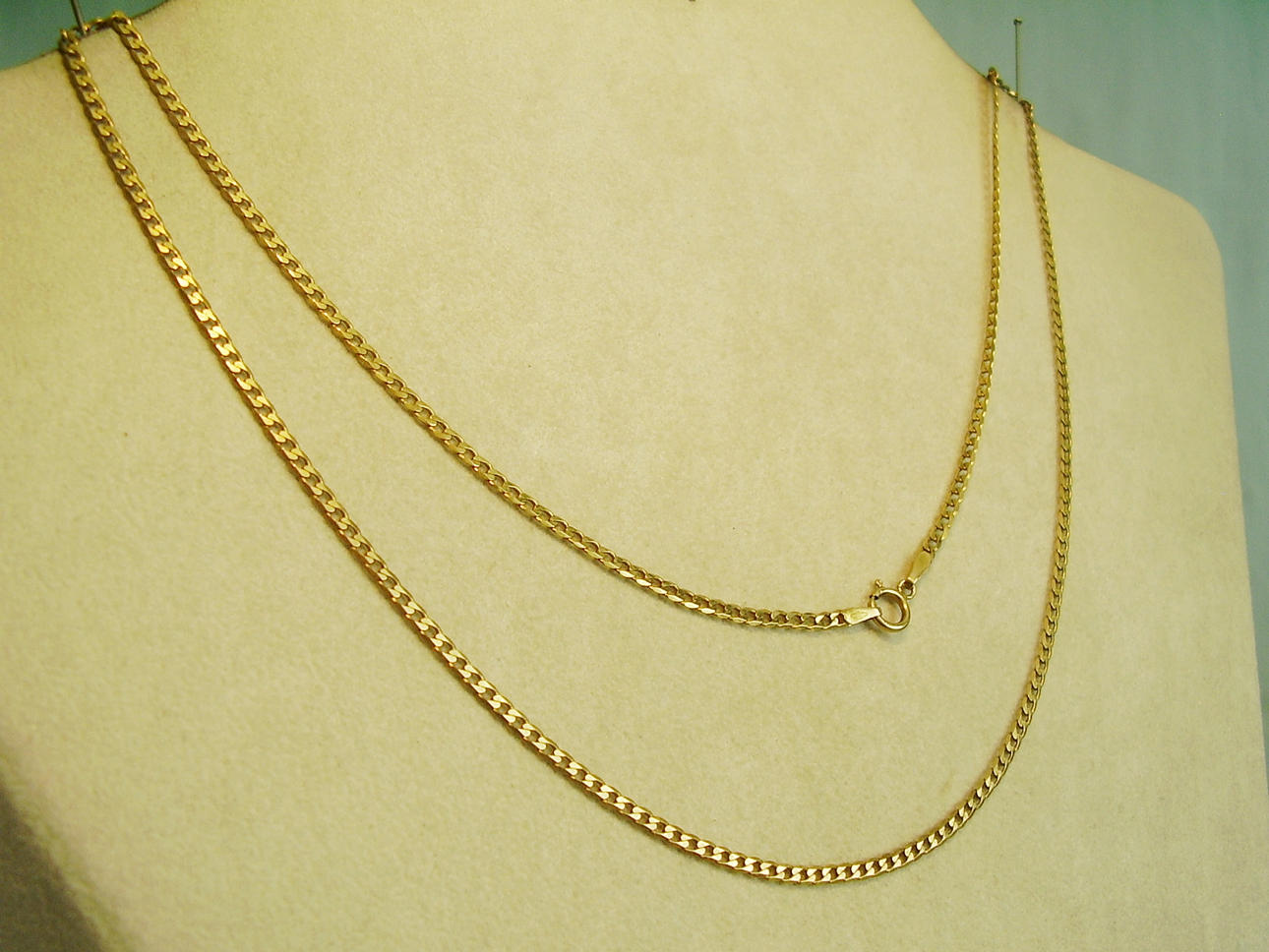 GULDKEDJA PLATT TROTTOARKANTEN KEDJA. 333 gult guld.