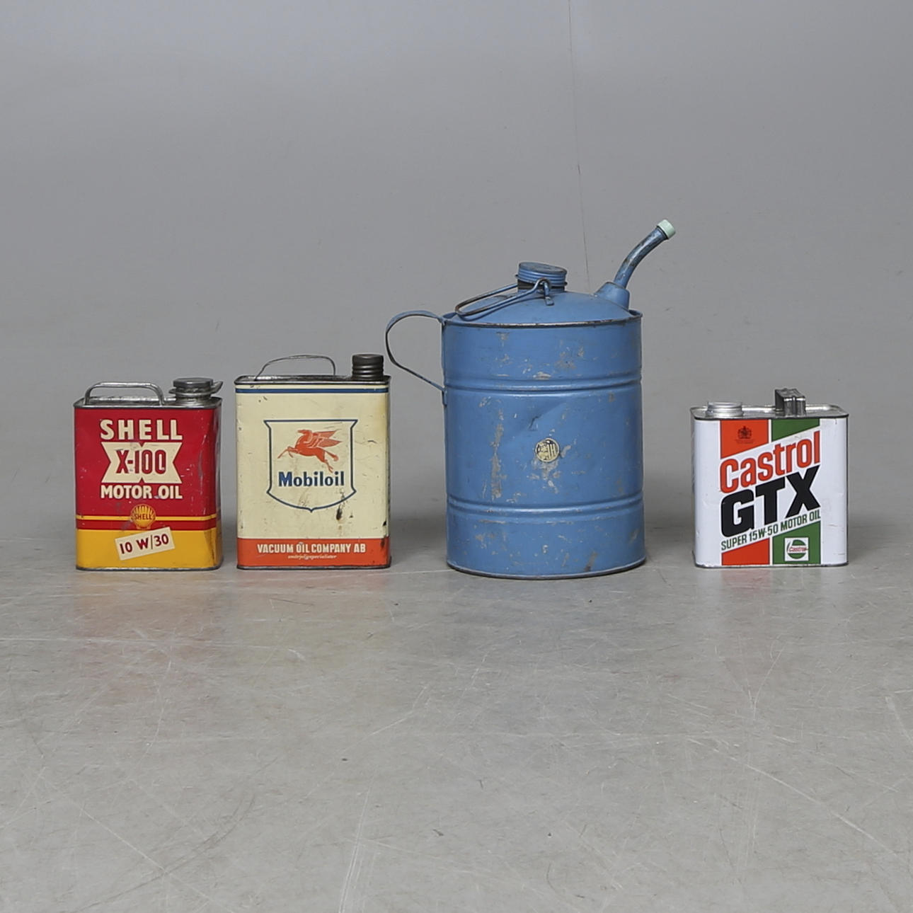 OLJEKANNOR/DUNKAR, 4 st, "Suverän" Sävsjö, Castrol, Mobiloil och Shell.