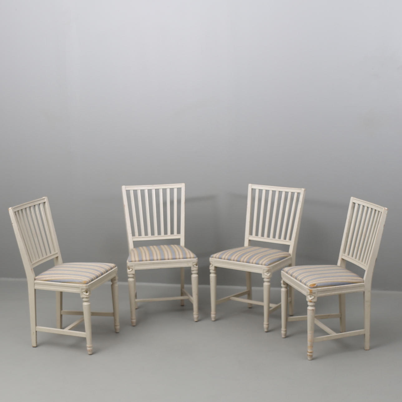 STOLAR, 4 st, vitmålade gustaviansk stil, sk "Leksandsmodell".