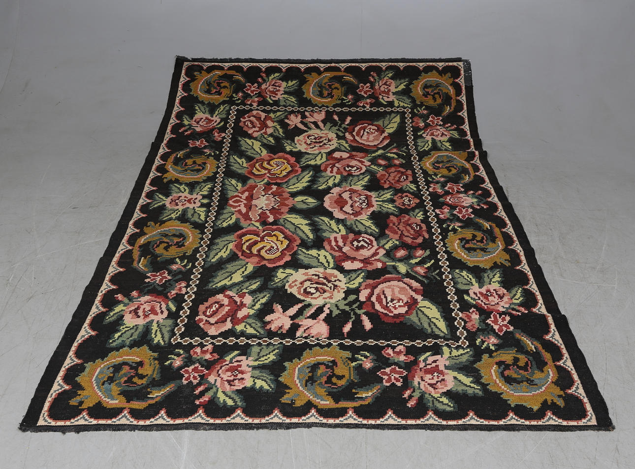 MATTA, Kelim, Moldavien. Cirka 240 x 168 cm.