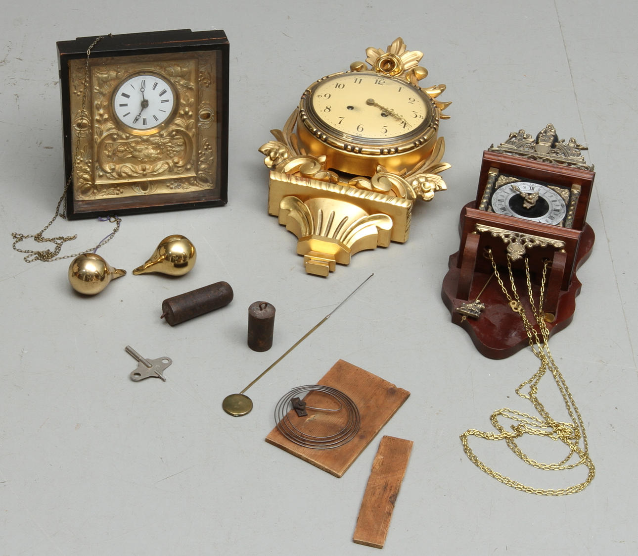 VÄGGUR, 3 st, 18 och 1900-tal.