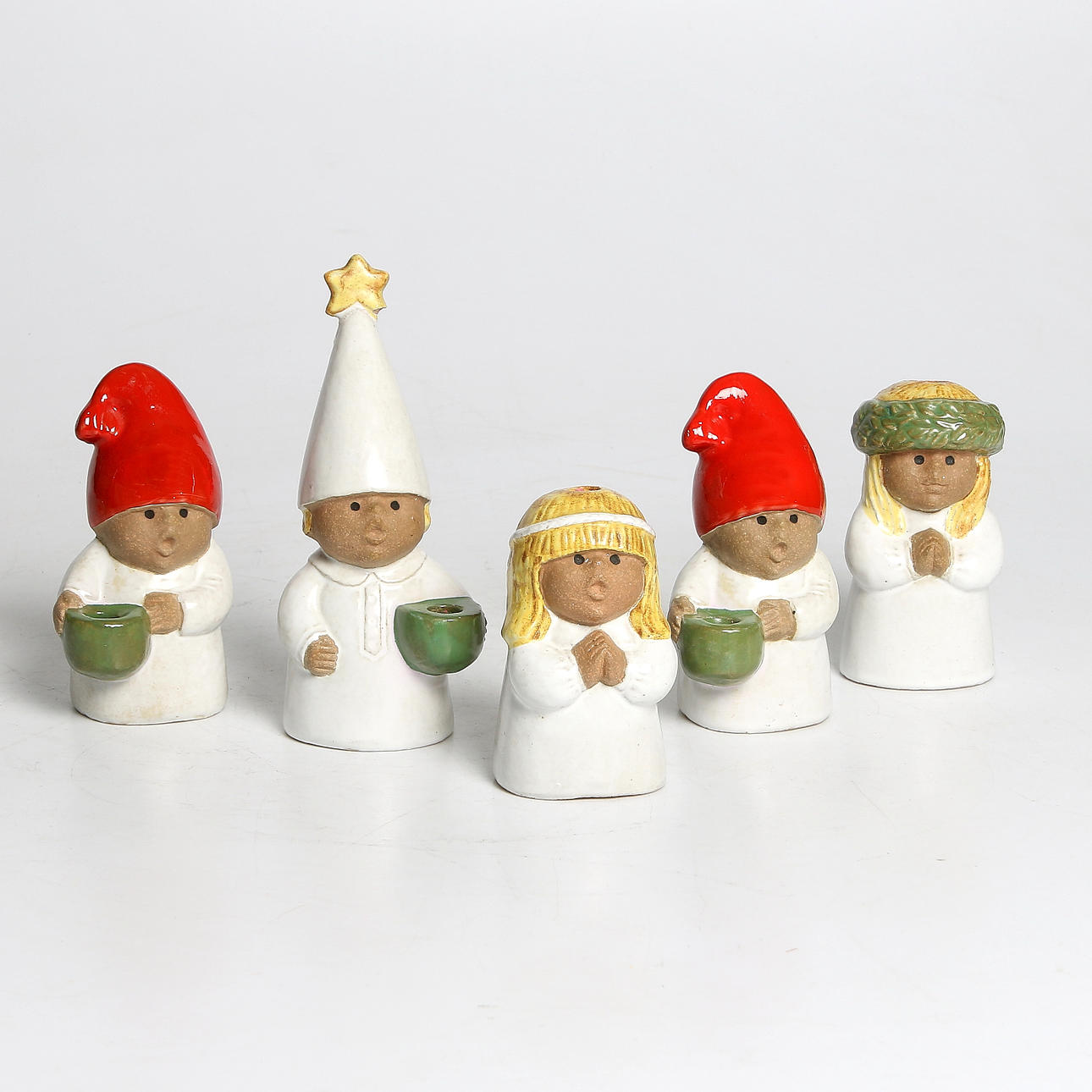 LJUSSTAKAR, 5 st, "Luciatåg", stengods, Lisa Larson, Gustavsberg.