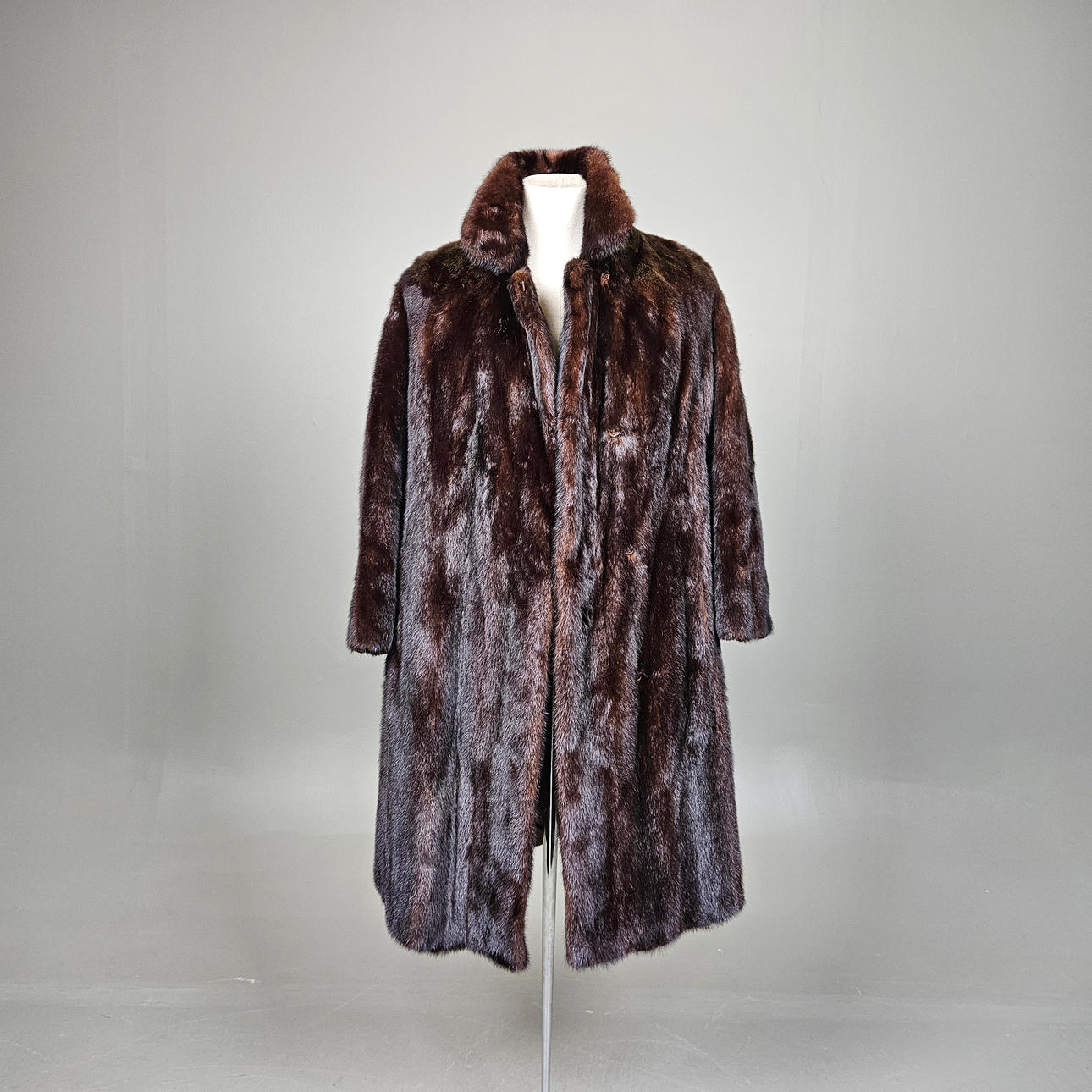 PÄLS, Saga mink, PUB Stockholm.