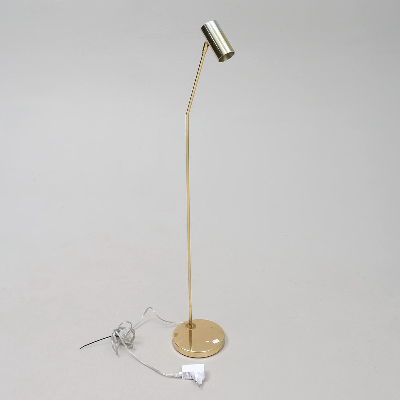 GOLVLAMPA. Örsjö Belysning.