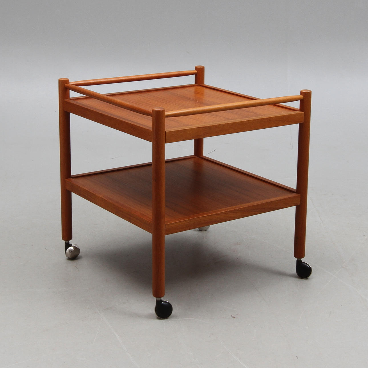 BORD på hjul, teak, DS Möbler, omkring 1900-talets mitt.