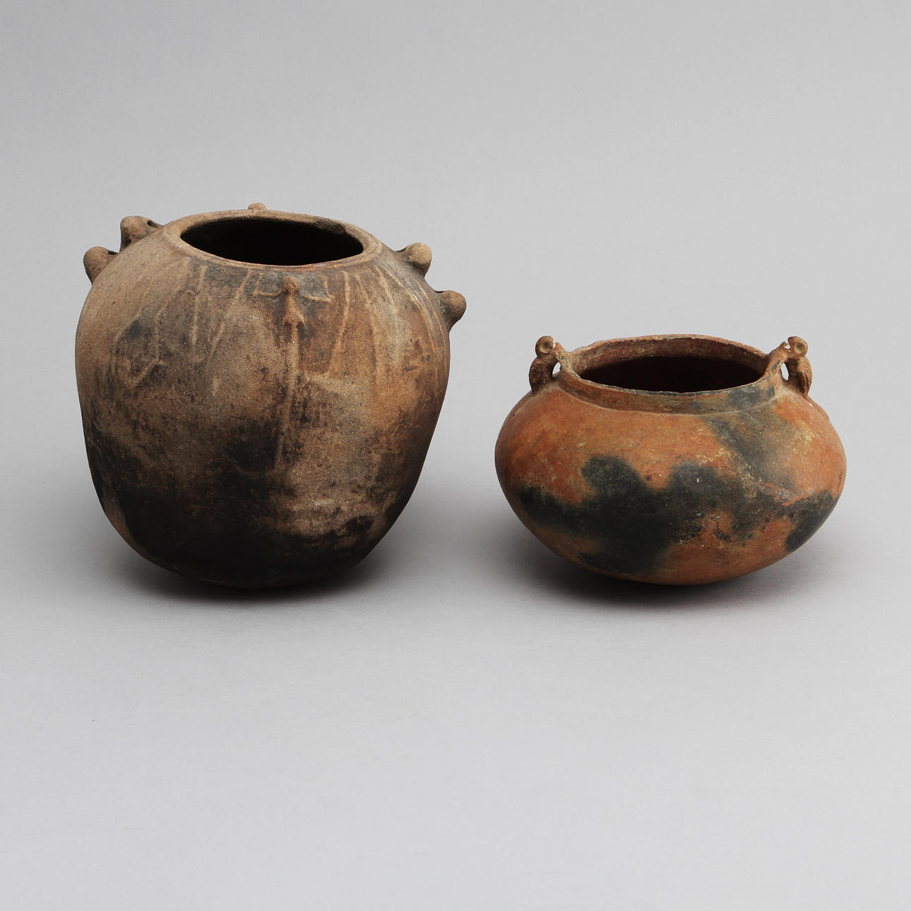 KÄRL, 2 st, lergods, orientaliska.